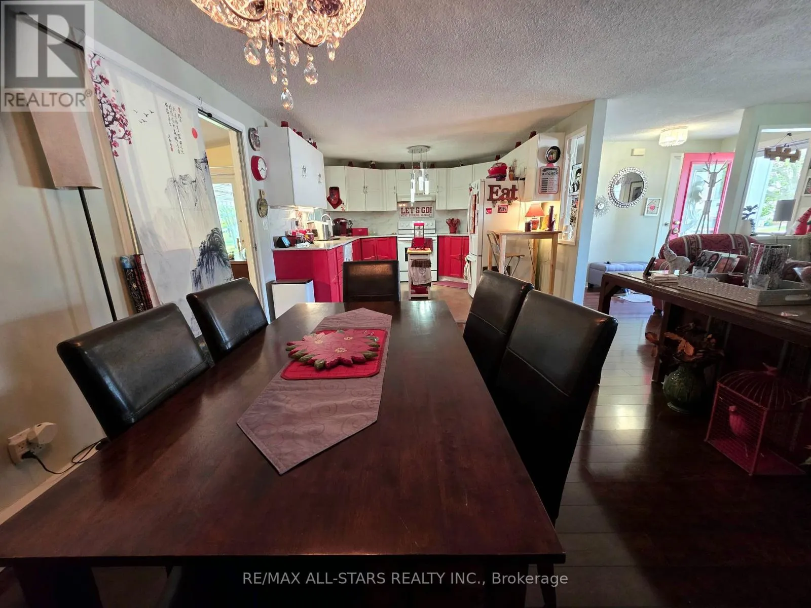 17 PINERIDGE COURT