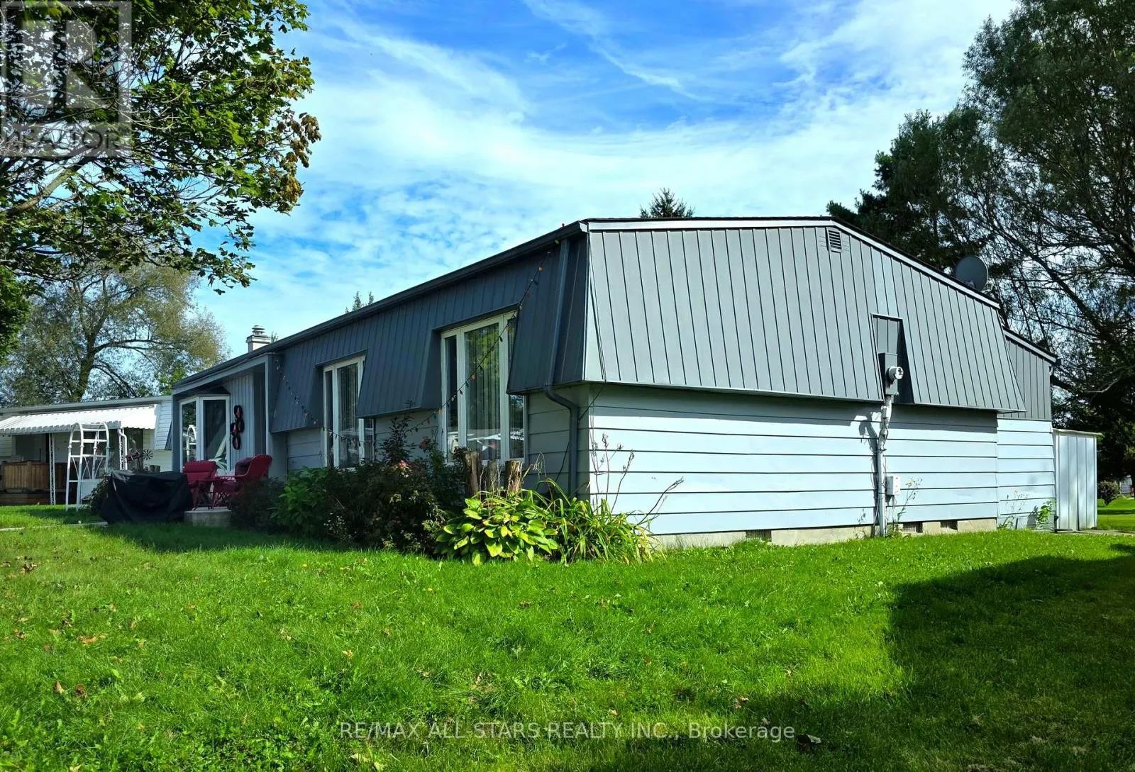 17 PINERIDGE COURT