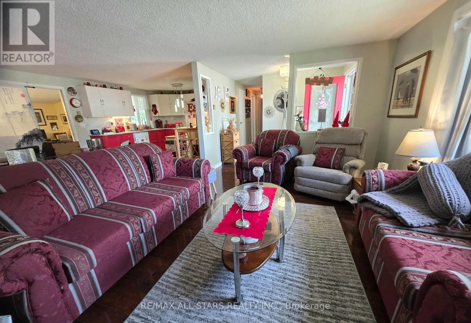 17 PINERIDGE COURT