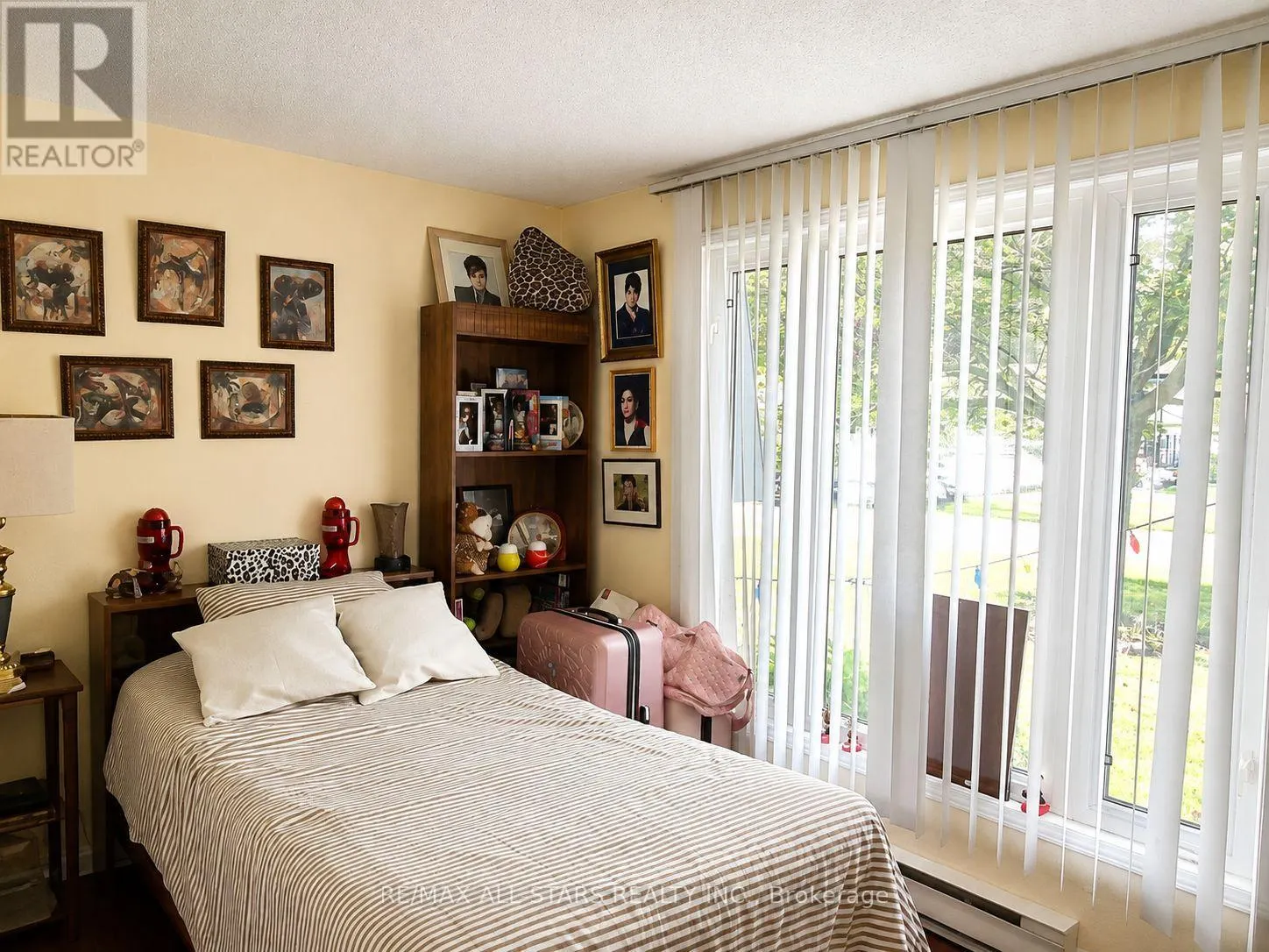 17 PINERIDGE COURT