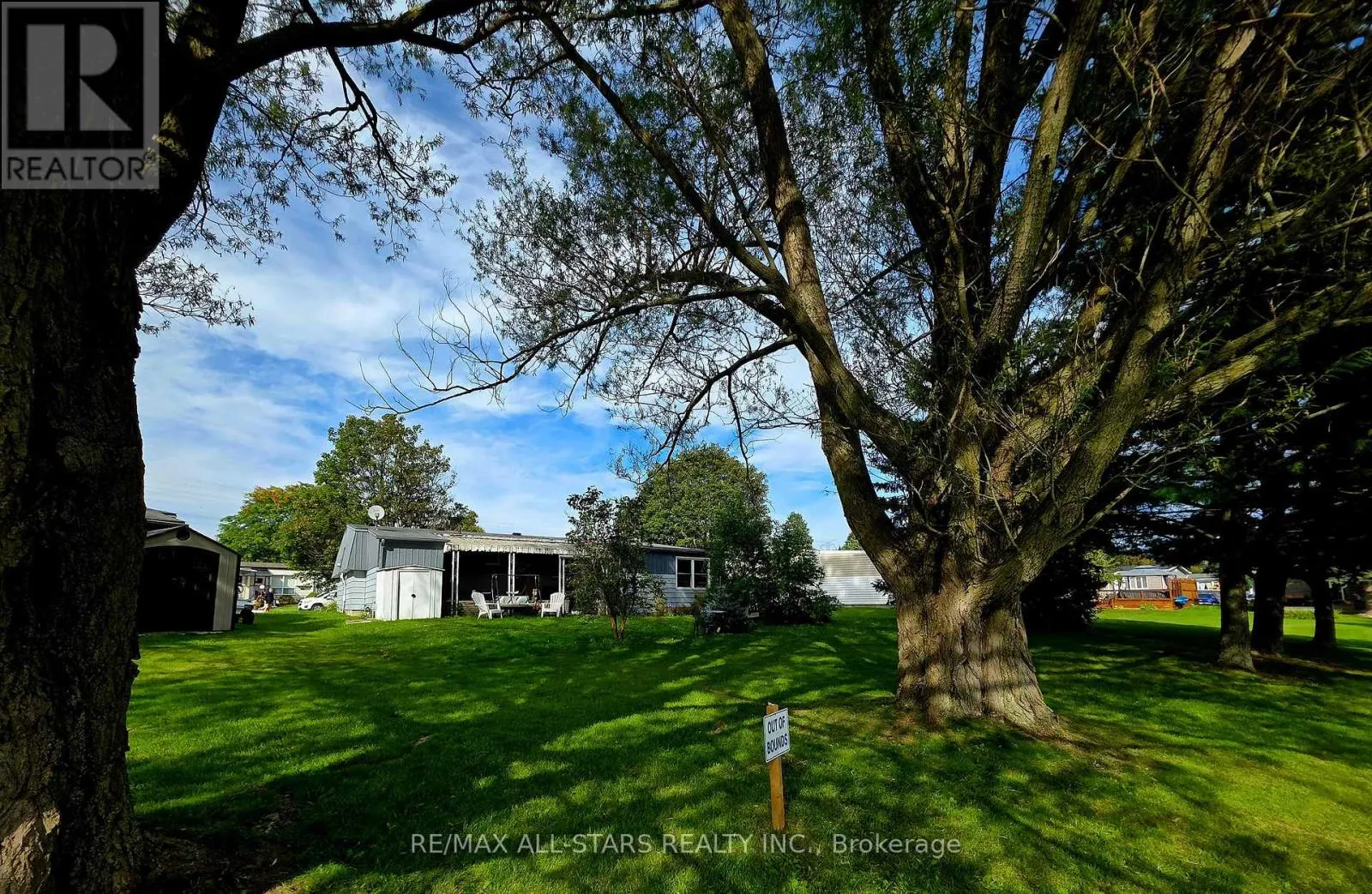 17 PINERIDGE COURT
