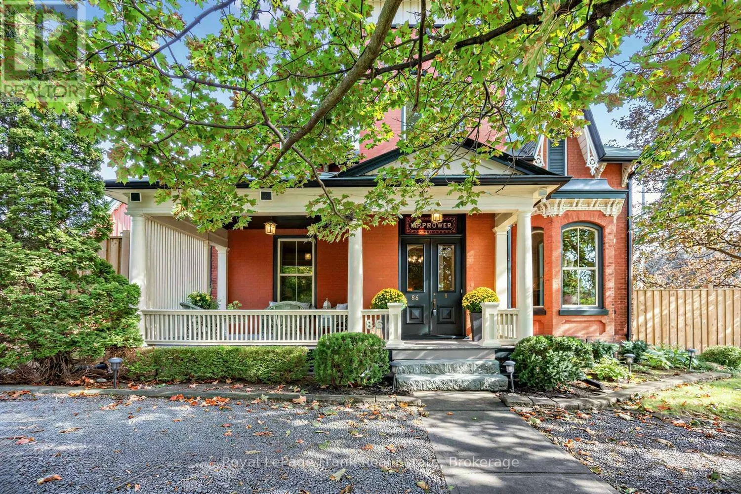 86 WELLINGTON STREET
