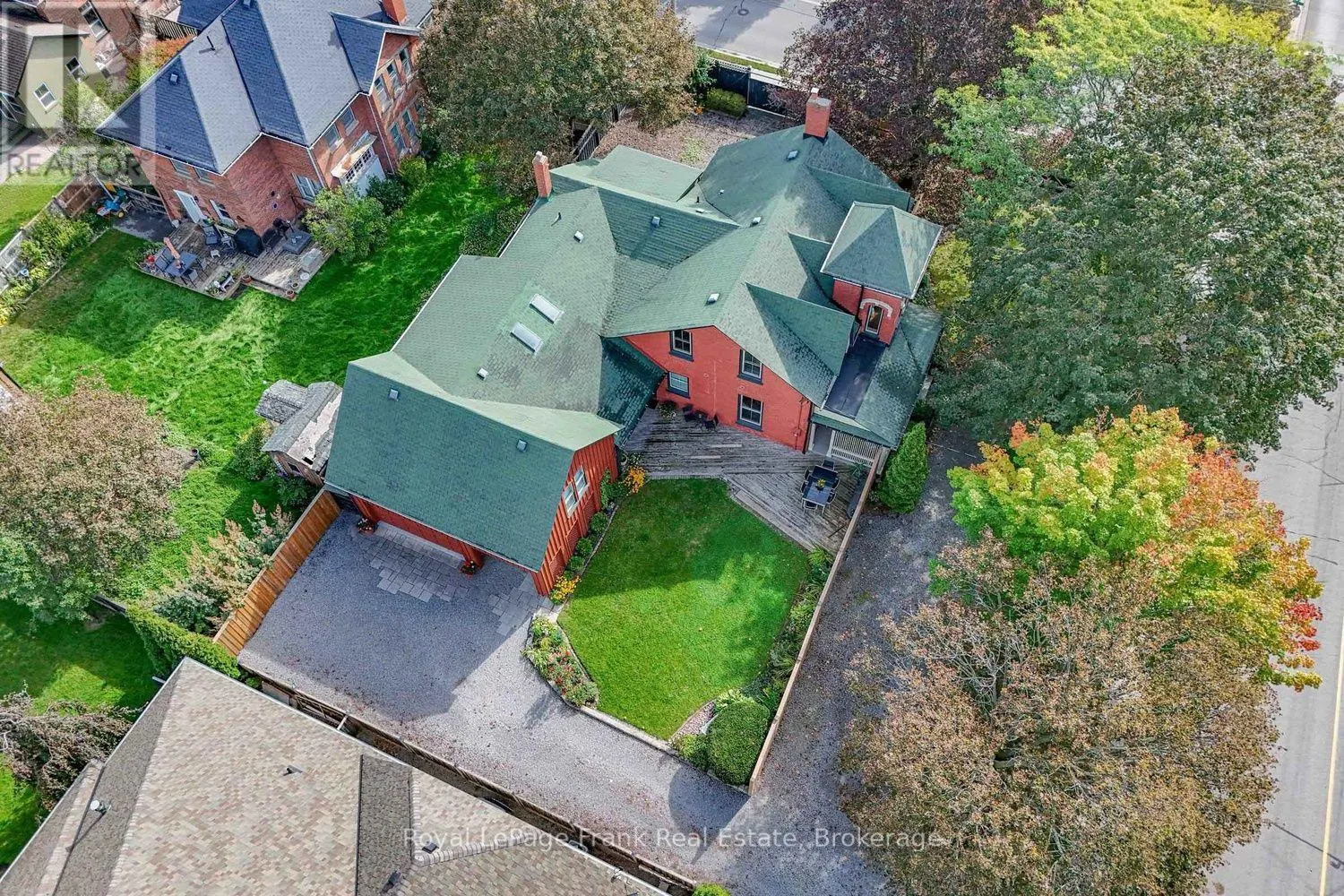 86 WELLINGTON STREET