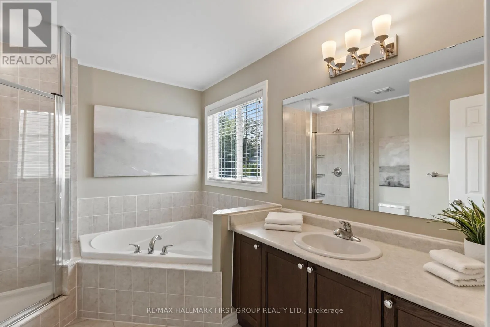 96 REDFERN CRESCENT