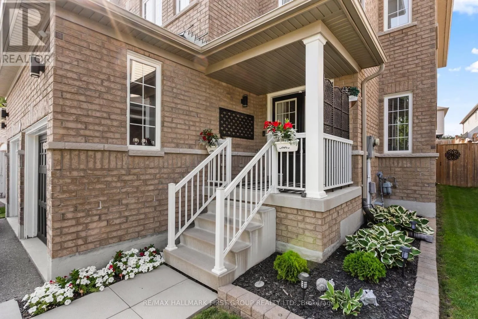 96 REDFERN CRESCENT