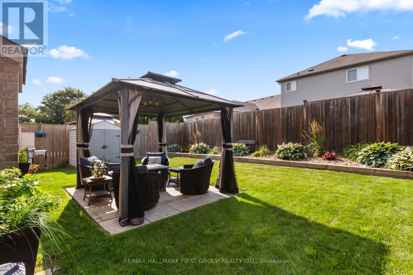 96 REDFERN CRESCENT
