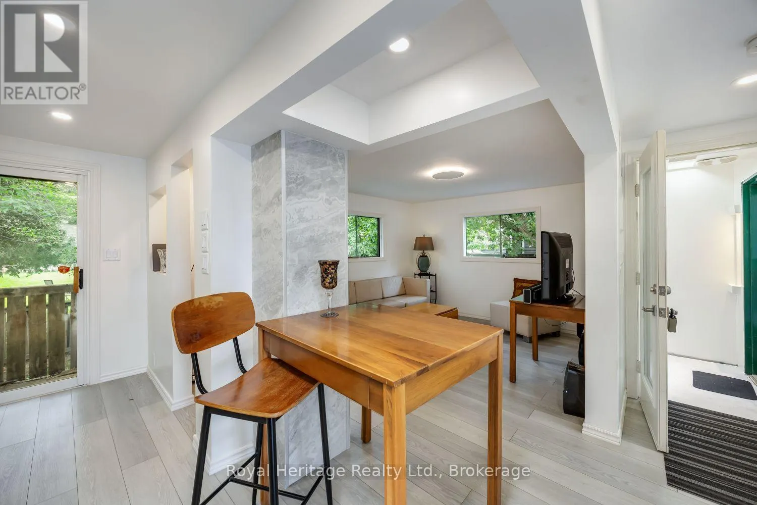 207 VALENCIA ROAD