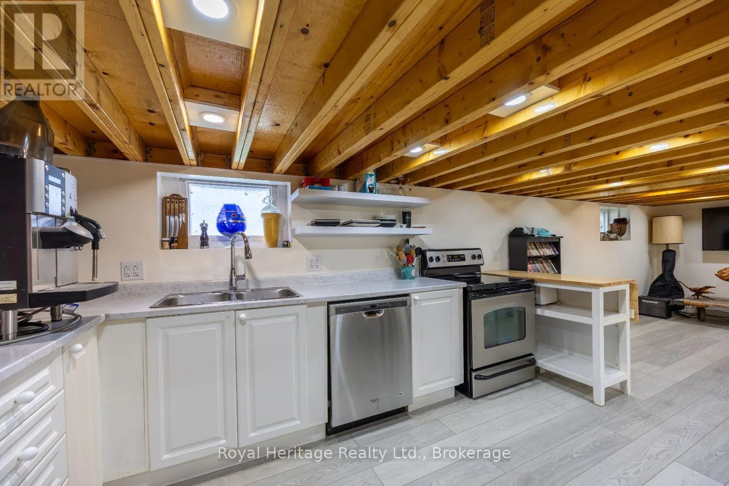 207 VALENCIA ROAD