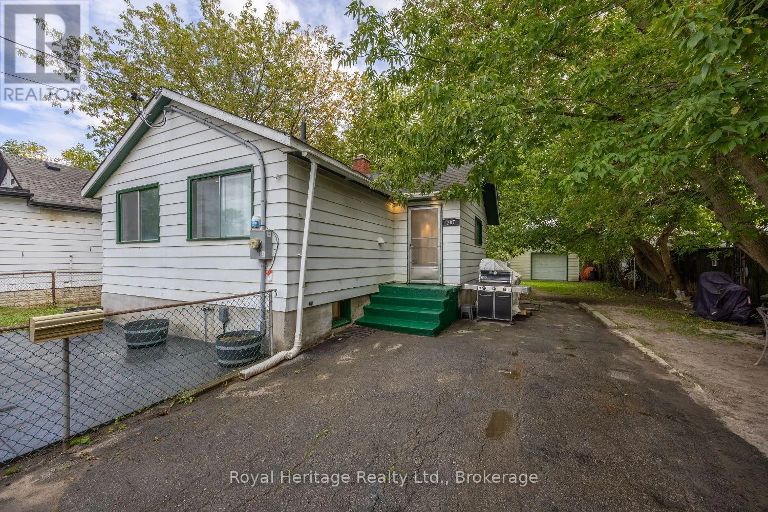 207 VALENCIA ROAD