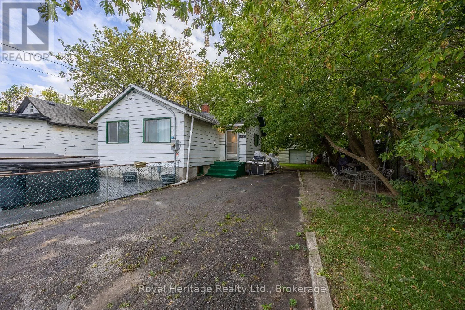 207 VALENCIA ROAD
