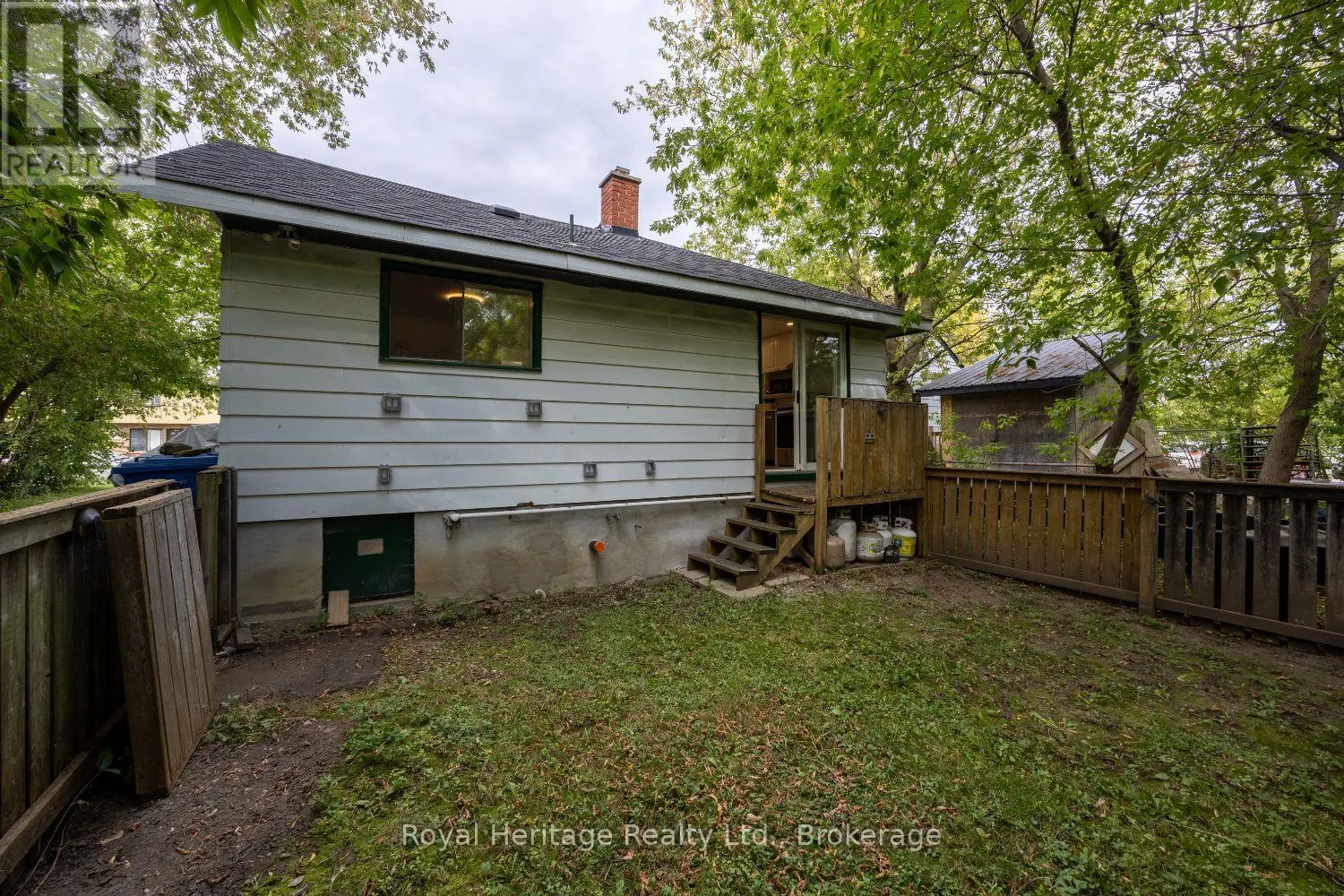 207 VALENCIA ROAD