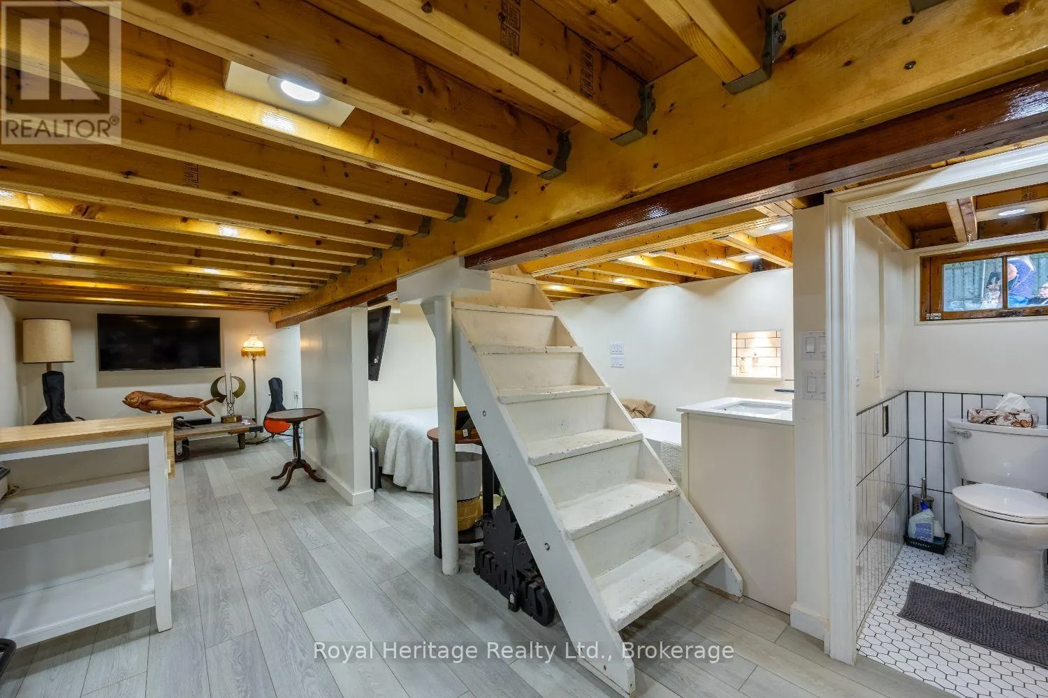 207 VALENCIA ROAD