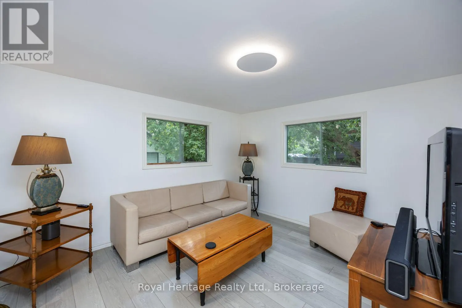 207 VALENCIA ROAD