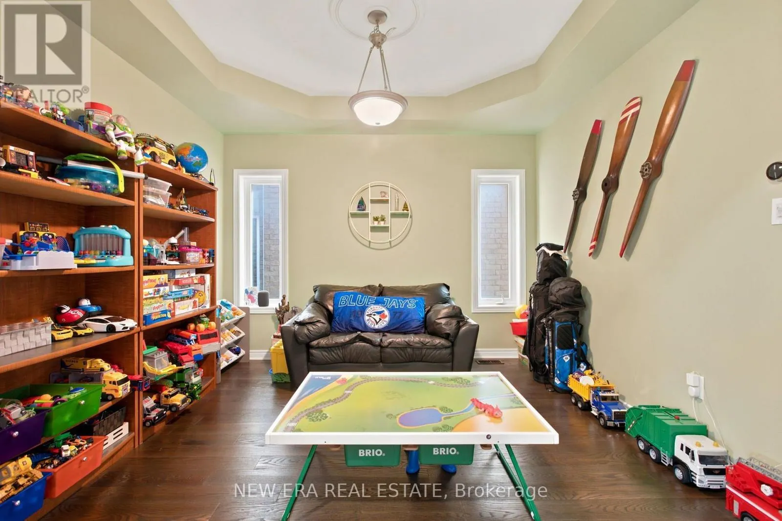 77 JEVONS DRIVE