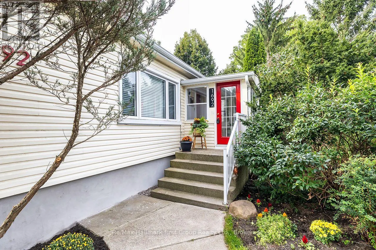 1692 SCUGOG STREET