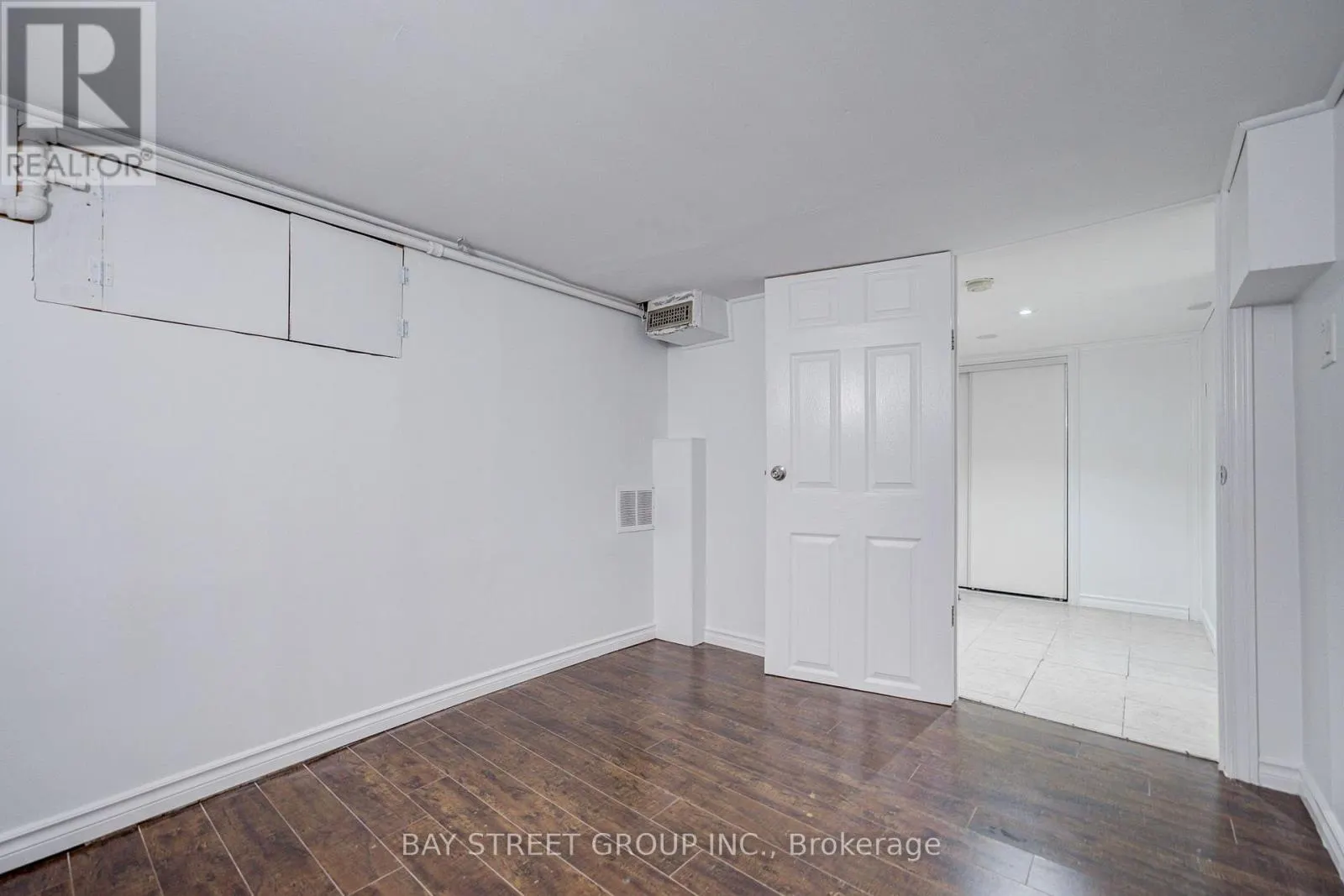 7 EMMOTT AVENUE