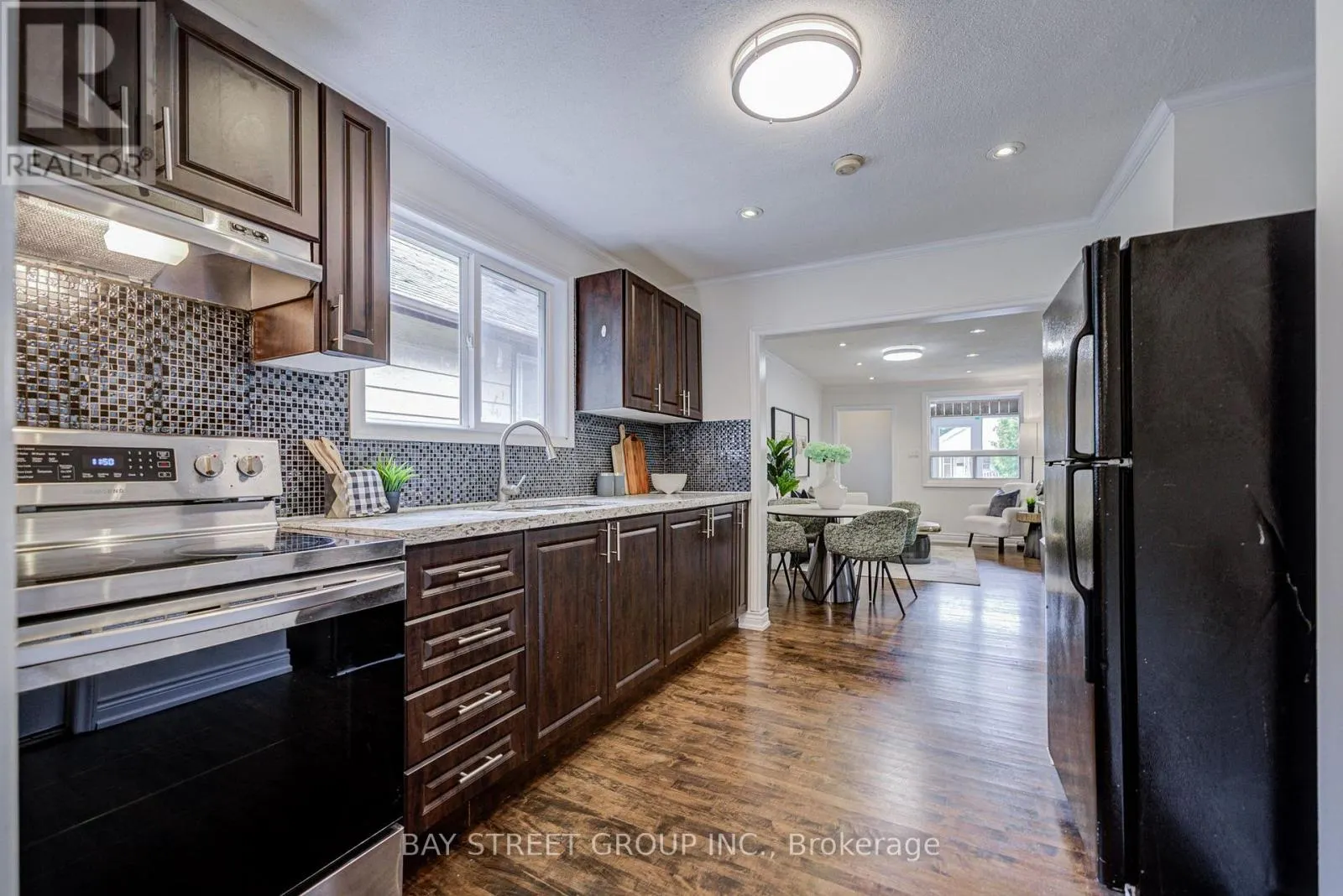 7 EMMOTT AVENUE