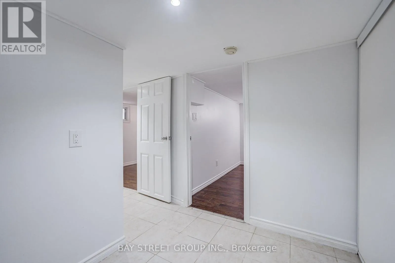 7 EMMOTT AVENUE