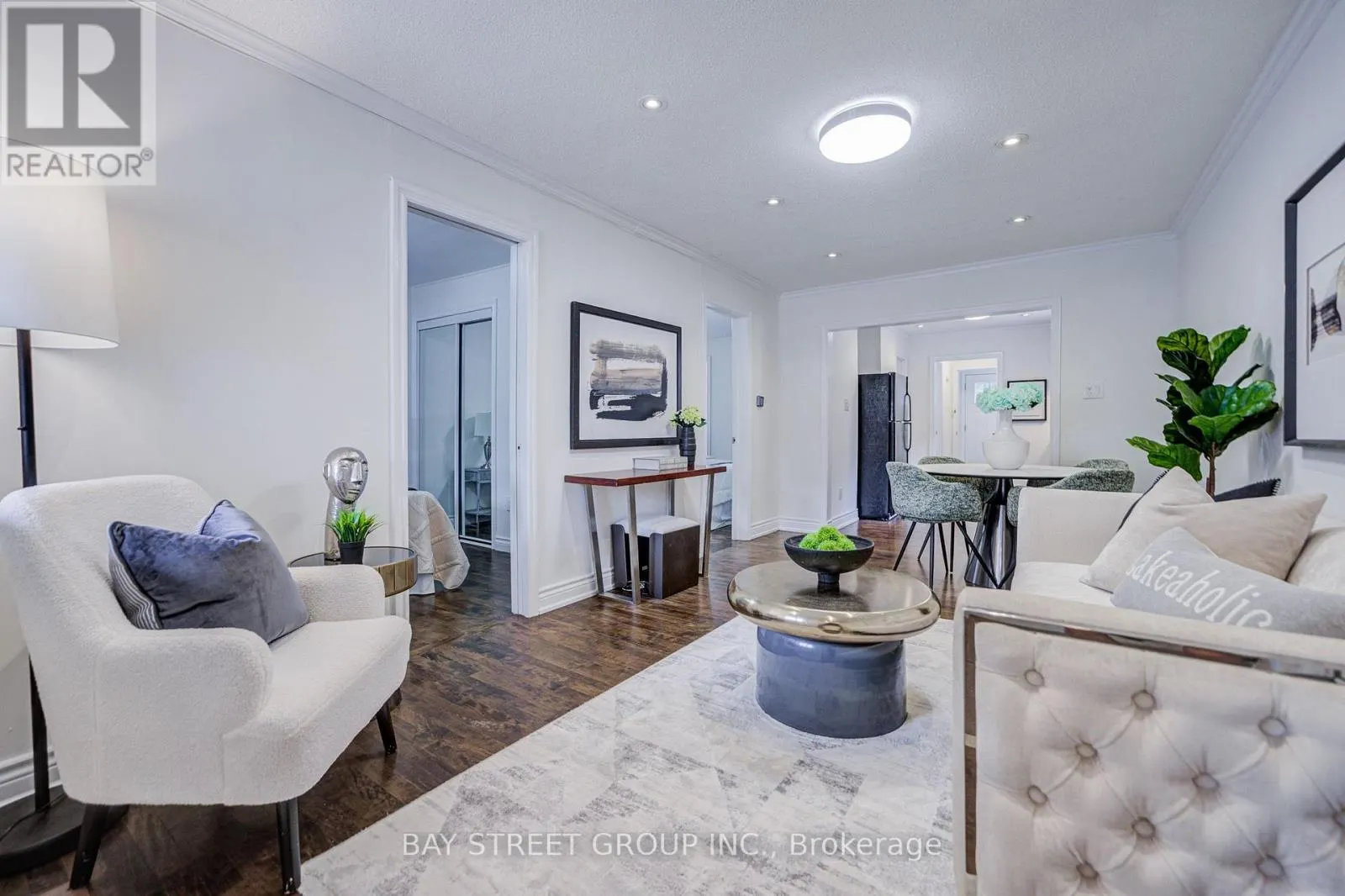7 EMMOTT AVENUE