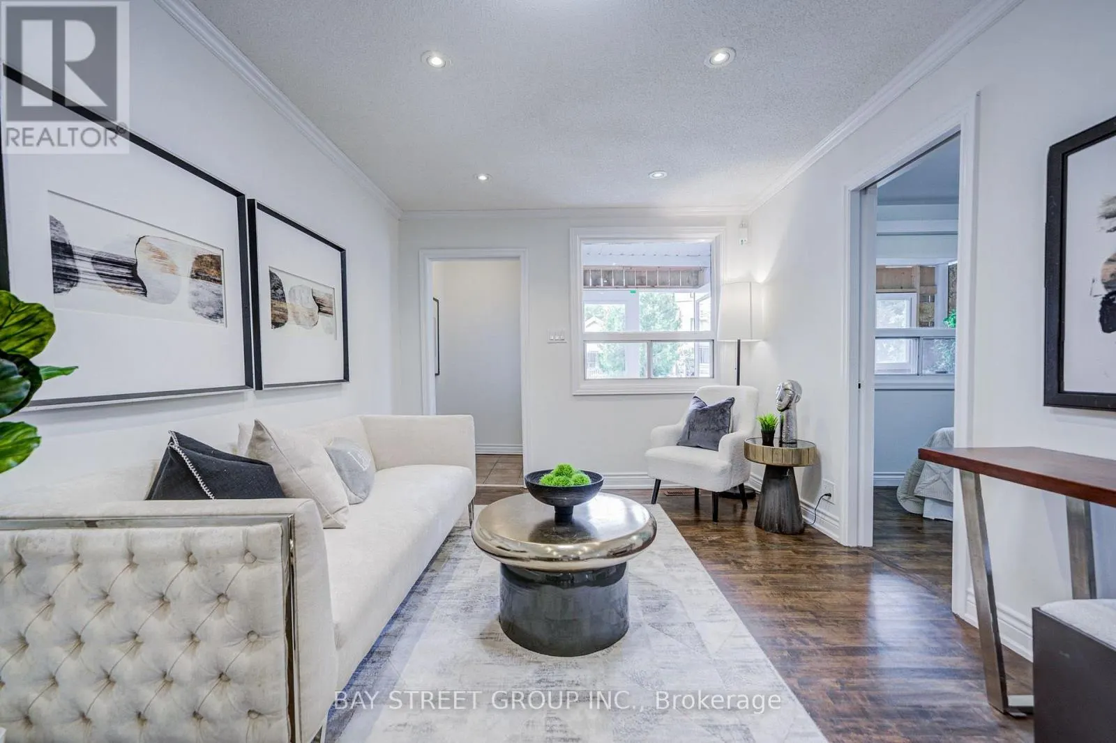 7 EMMOTT AVENUE