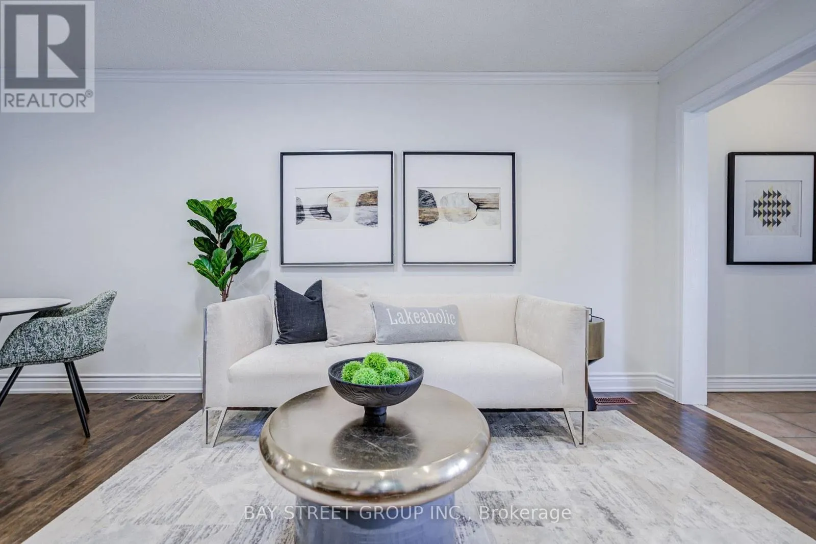 7 EMMOTT AVENUE