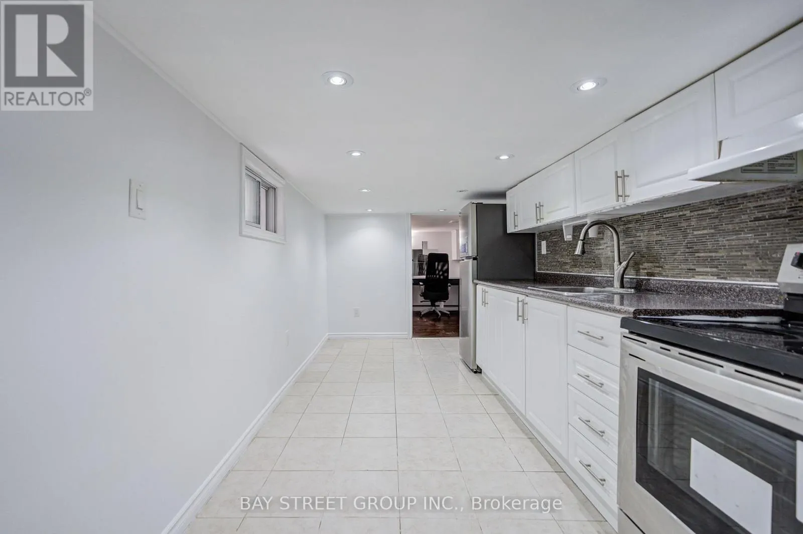 7 EMMOTT AVENUE