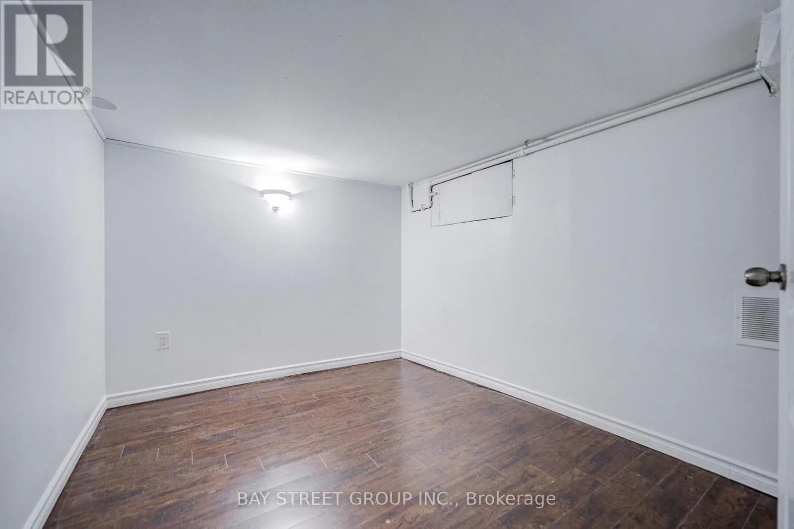7 EMMOTT AVENUE