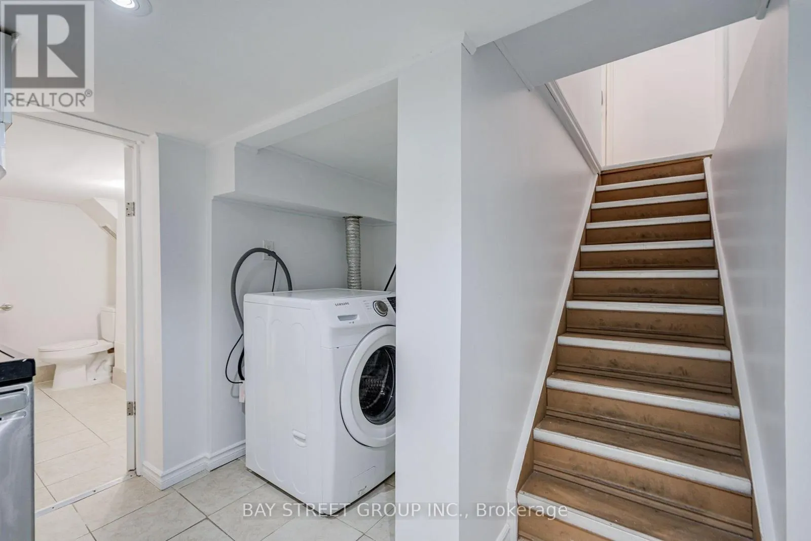 7 EMMOTT AVENUE