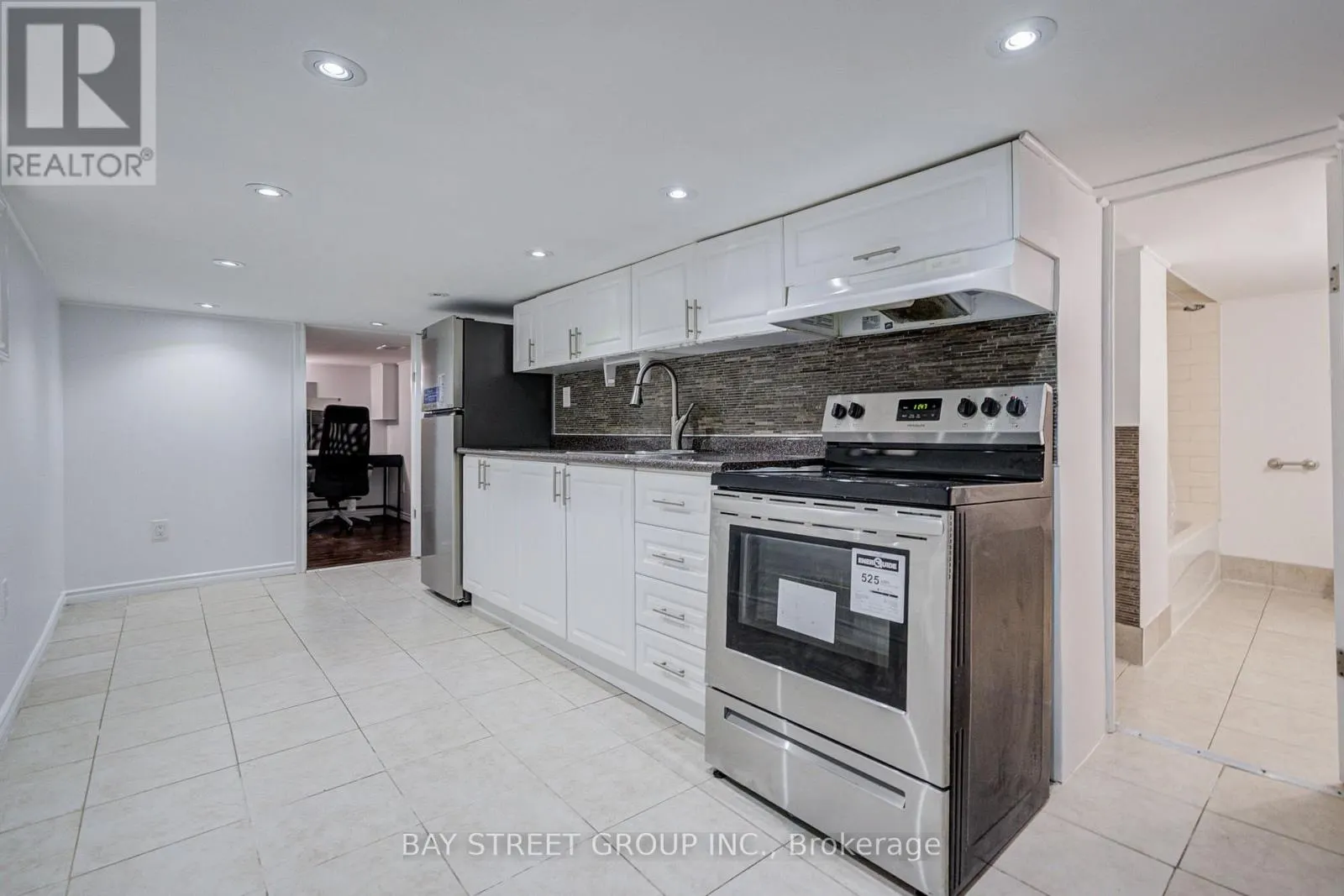 7 EMMOTT AVENUE