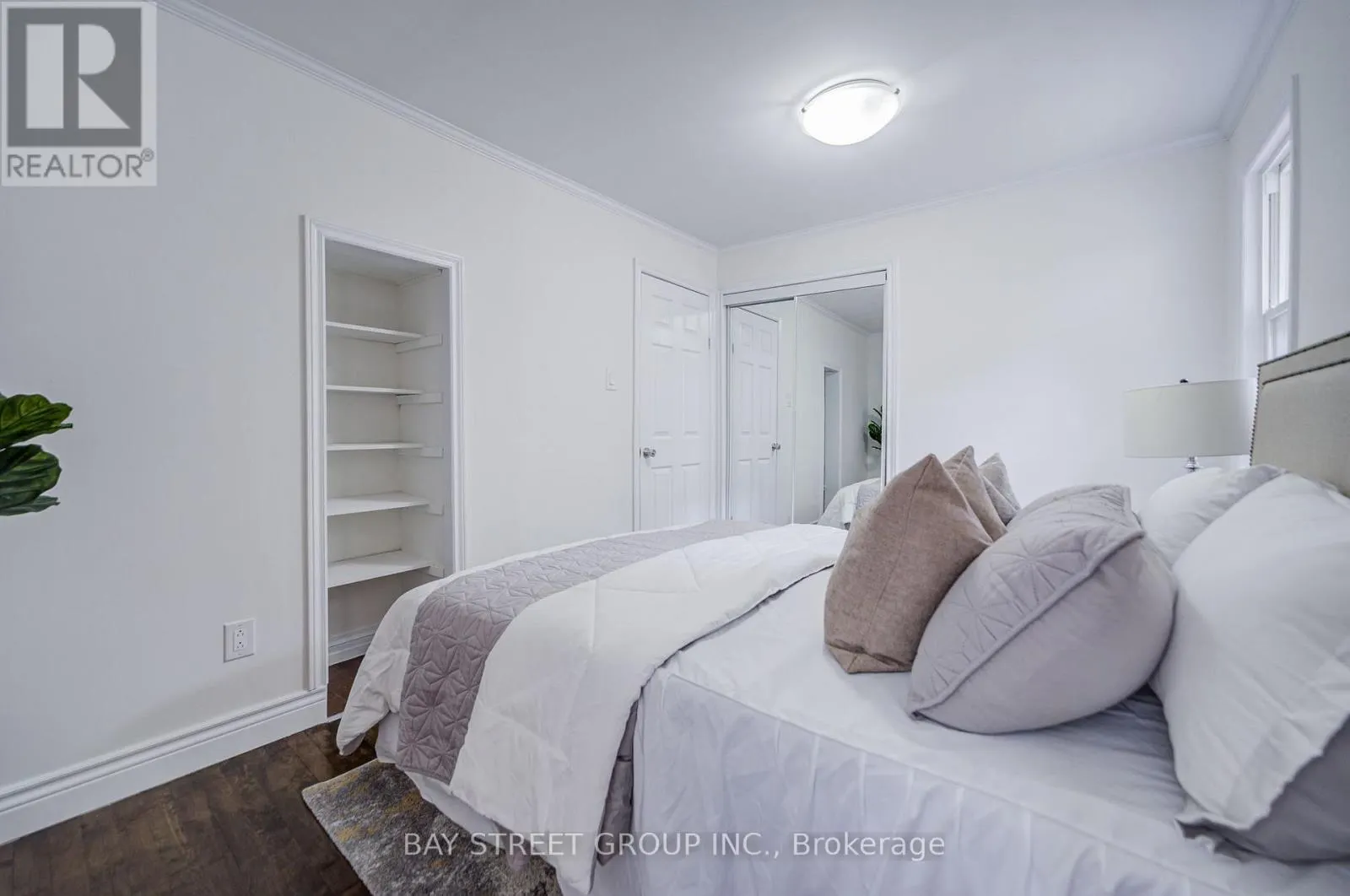 7 EMMOTT AVENUE