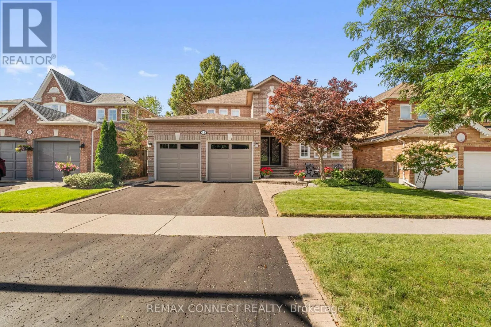 11 MCNEILAGE COURT