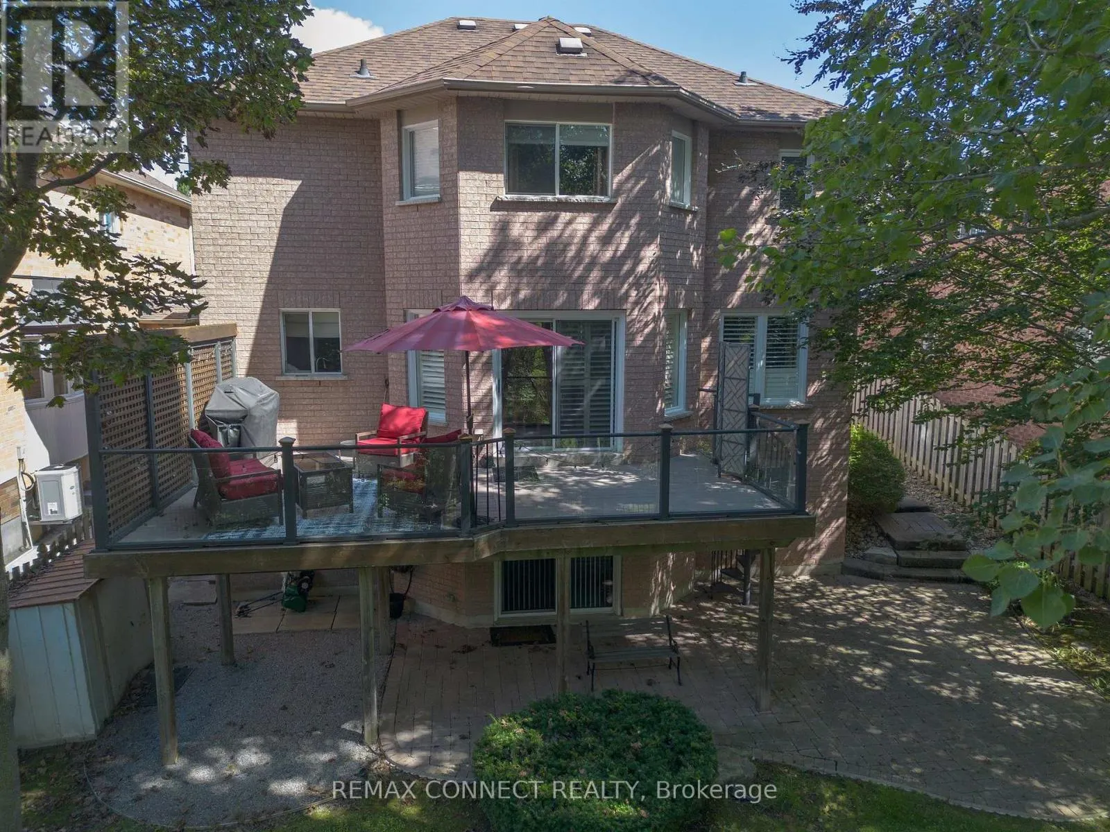 11 MCNEILAGE COURT