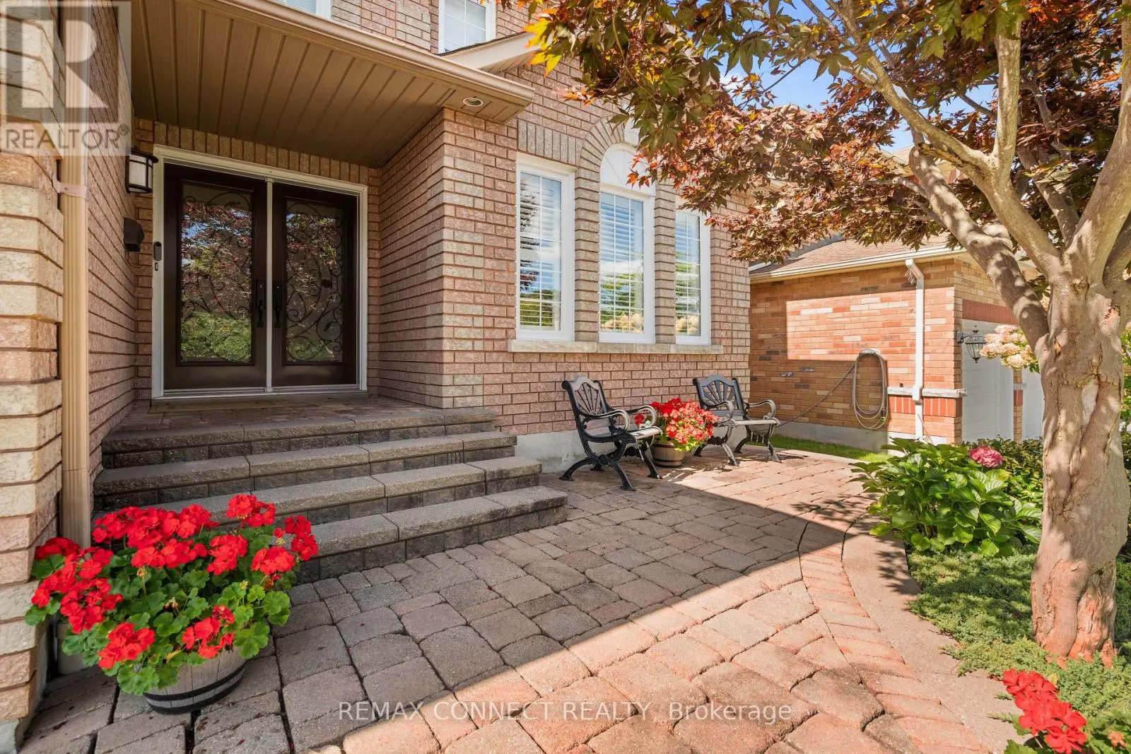 11 MCNEILAGE COURT