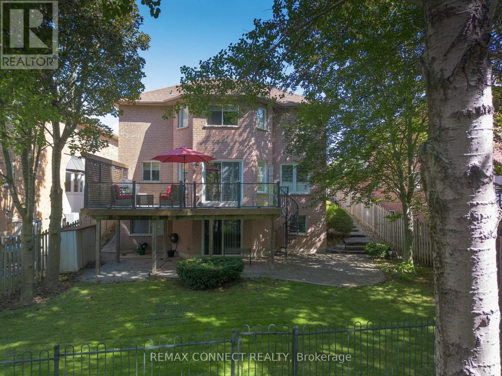 11 MCNEILAGE COURT