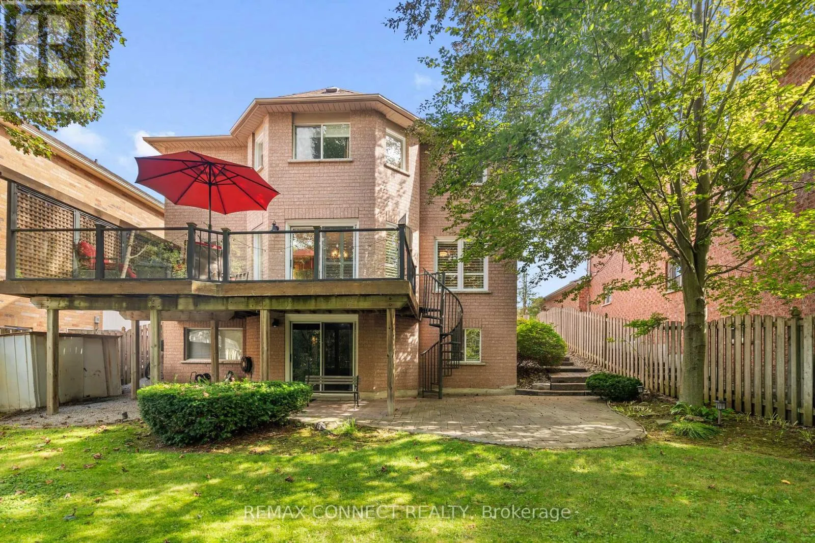 11 MCNEILAGE COURT