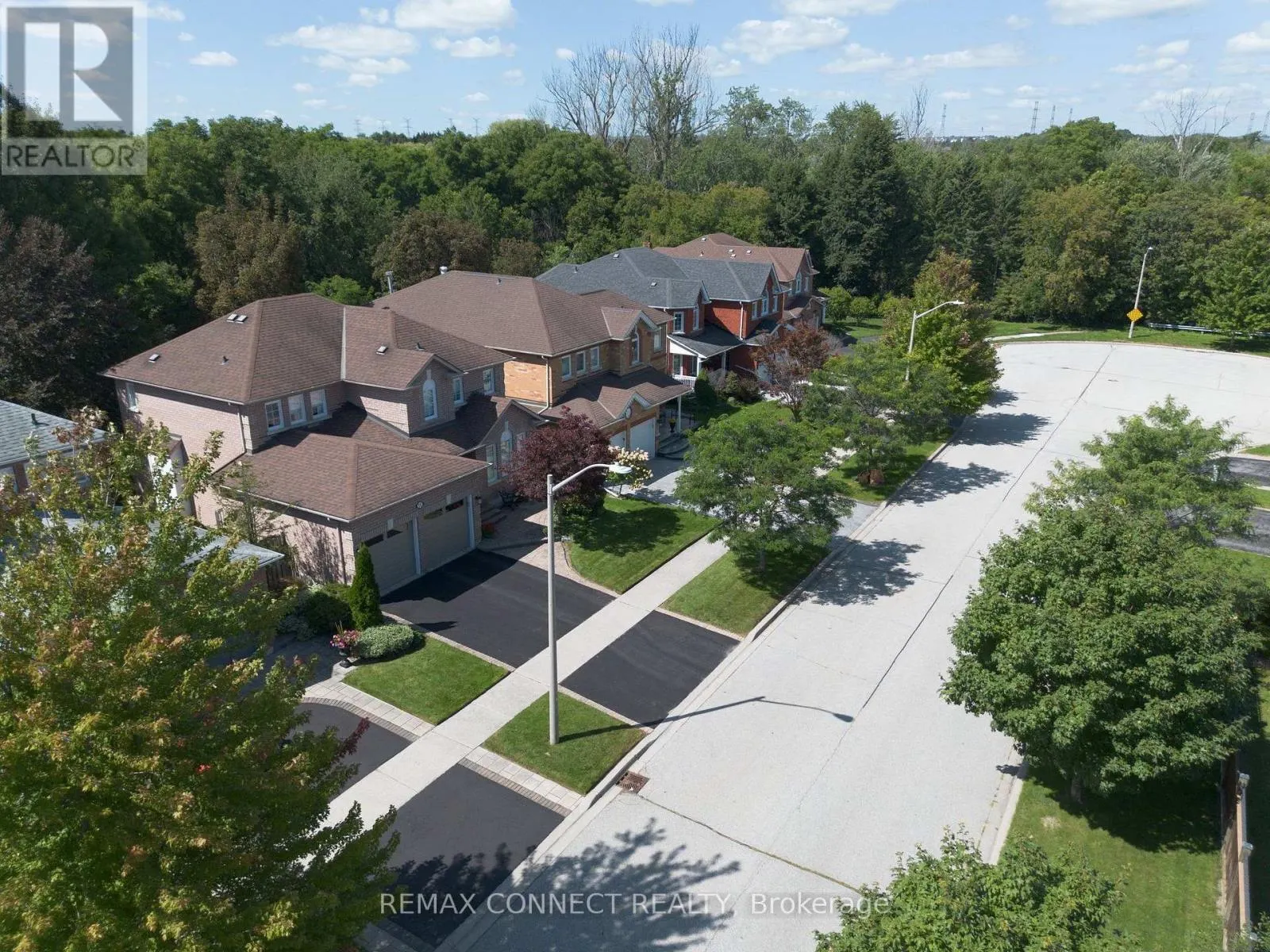 11 MCNEILAGE COURT