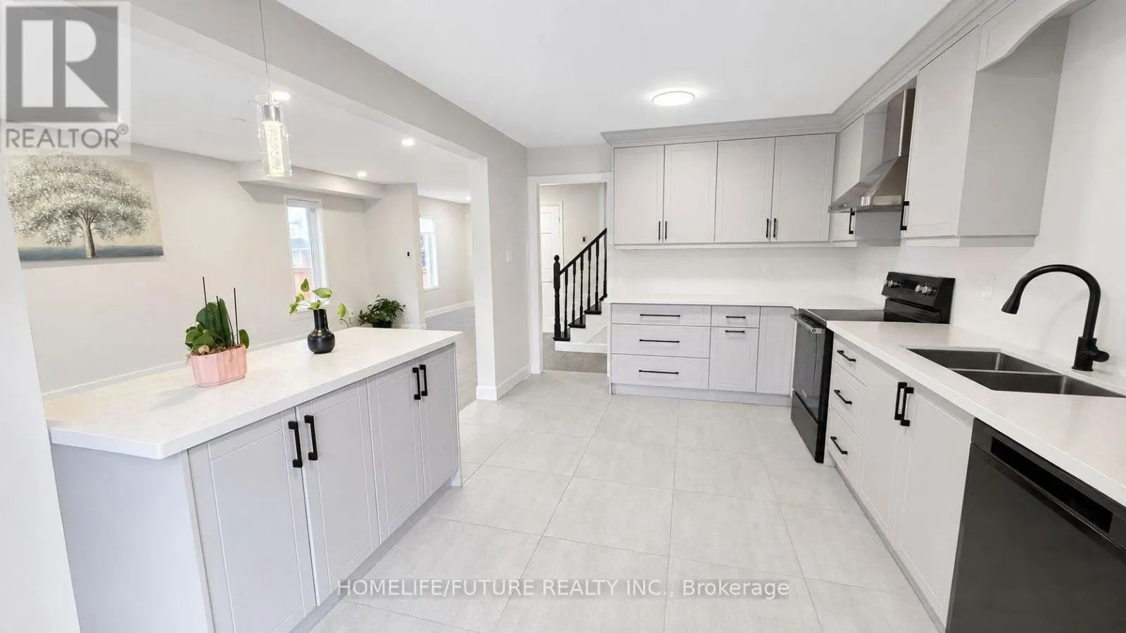 98 GUILDWOOD DRIVE