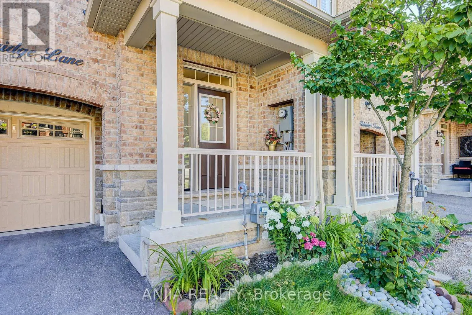 33 ALDRIDGE LANE