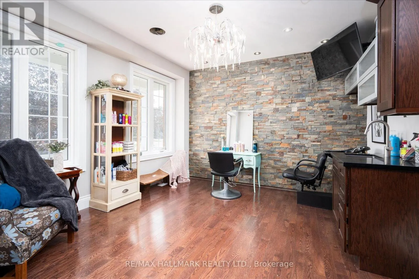 1864 ARBORWOOD DRIVE