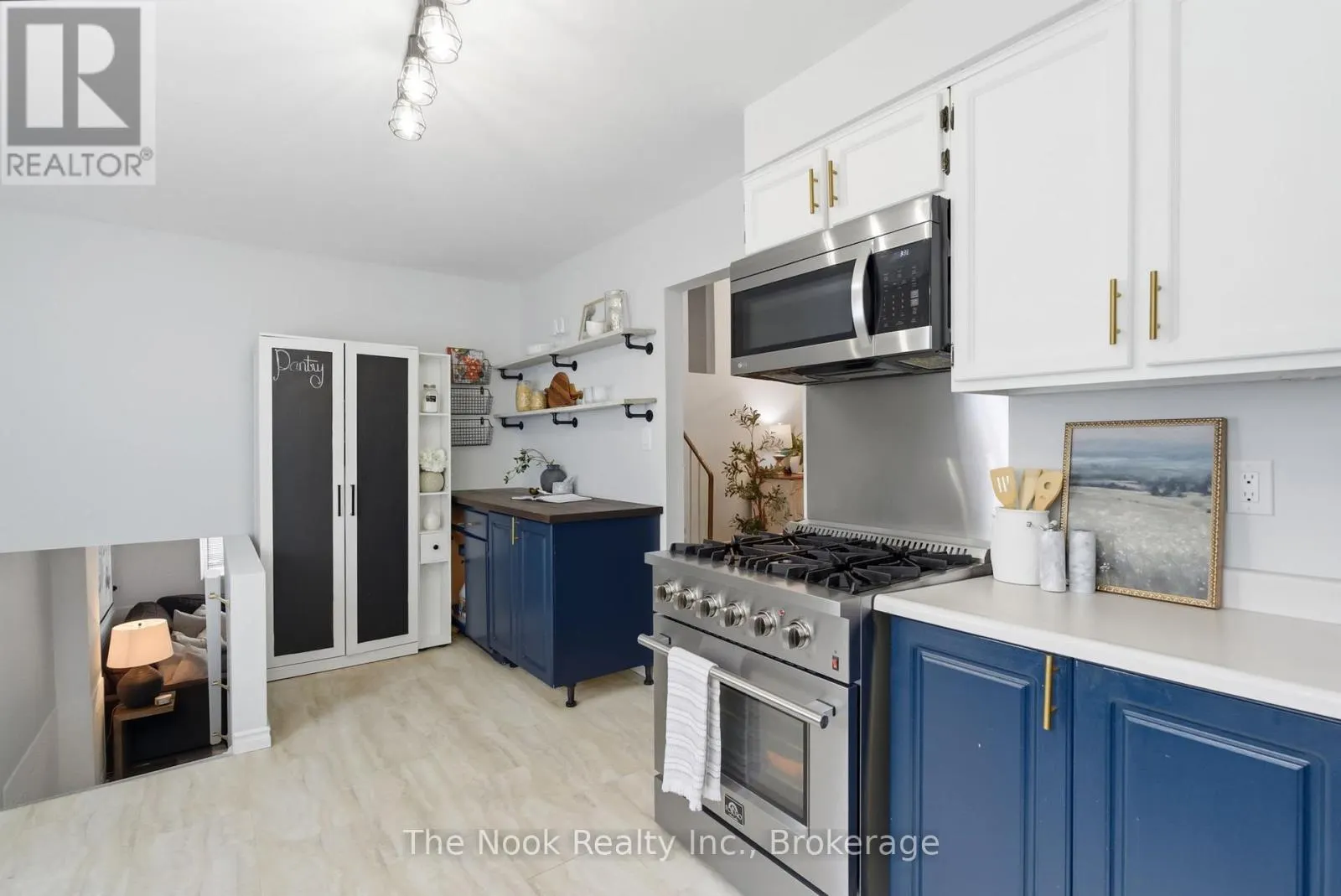 30 DEERPARK CRESCENT