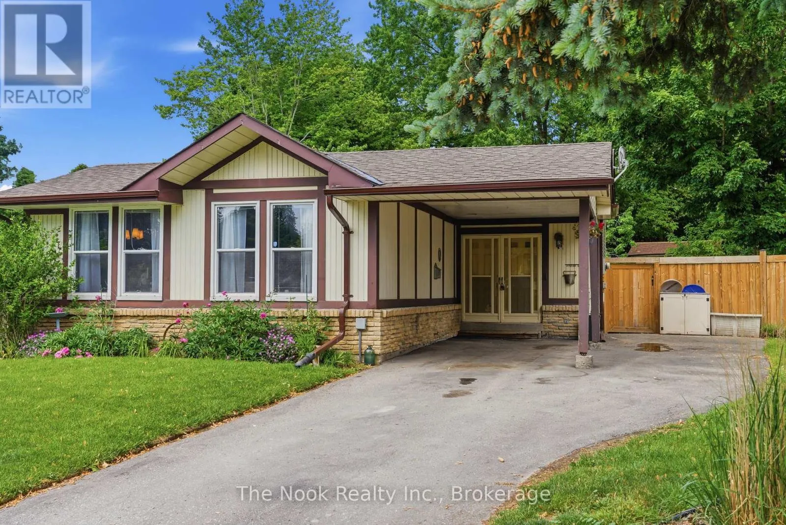 30 DEERPARK CRESCENT