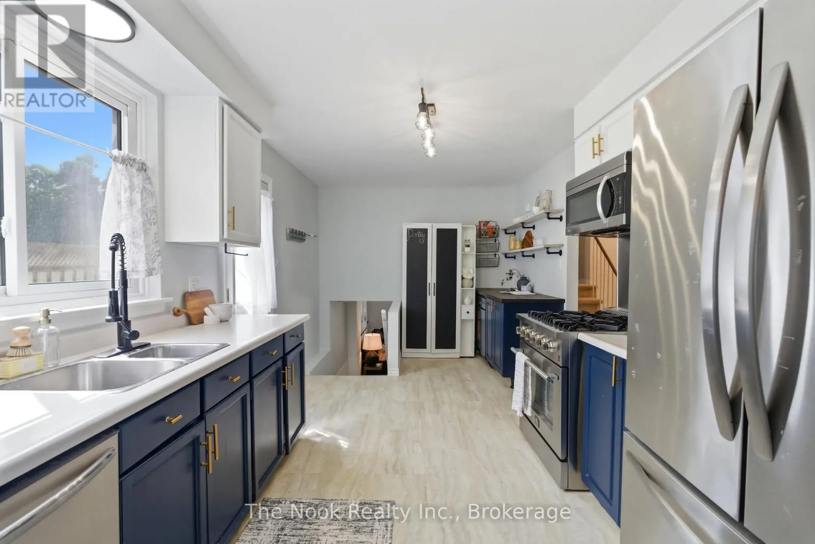 30 DEERPARK CRESCENT