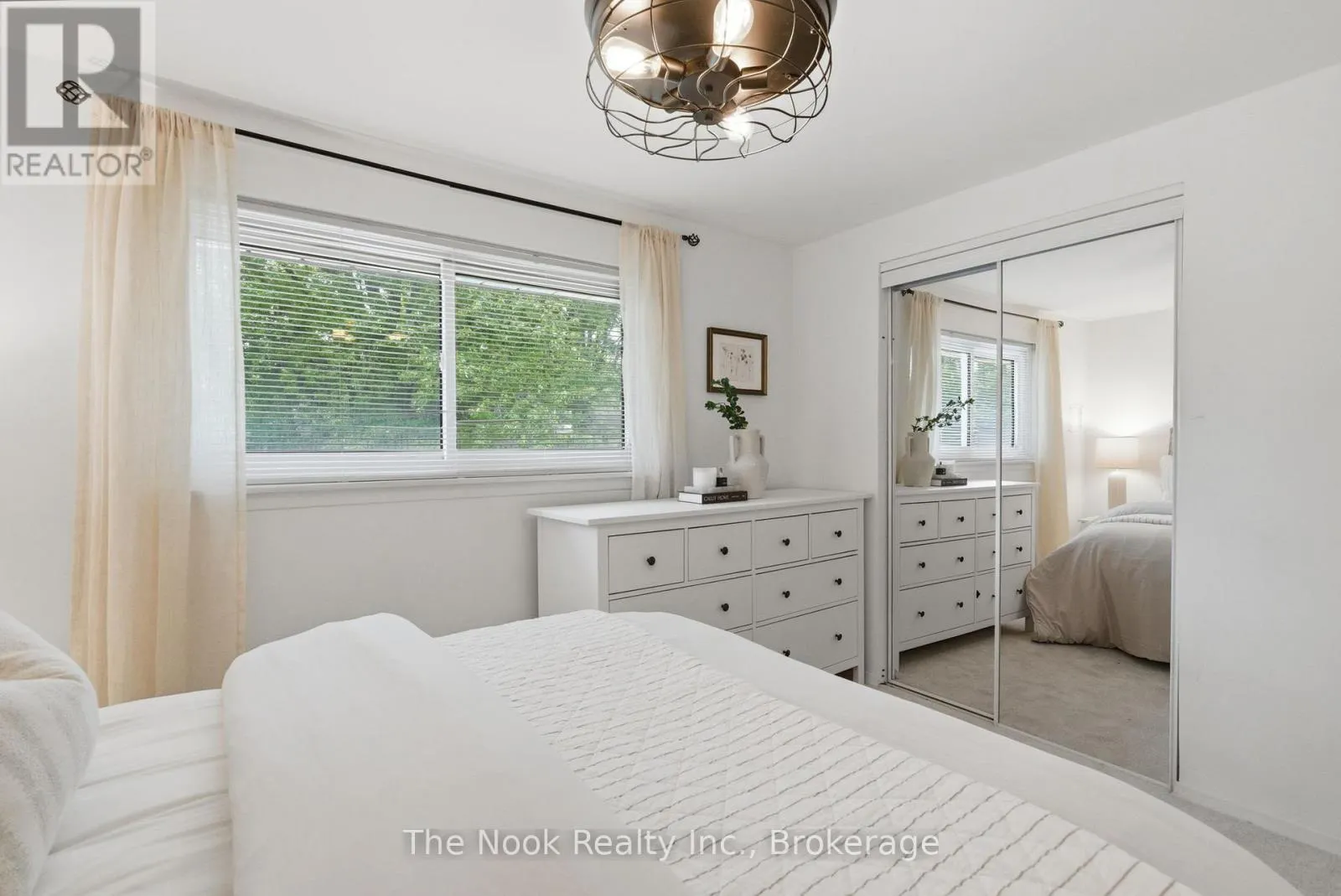 30 DEERPARK CRESCENT