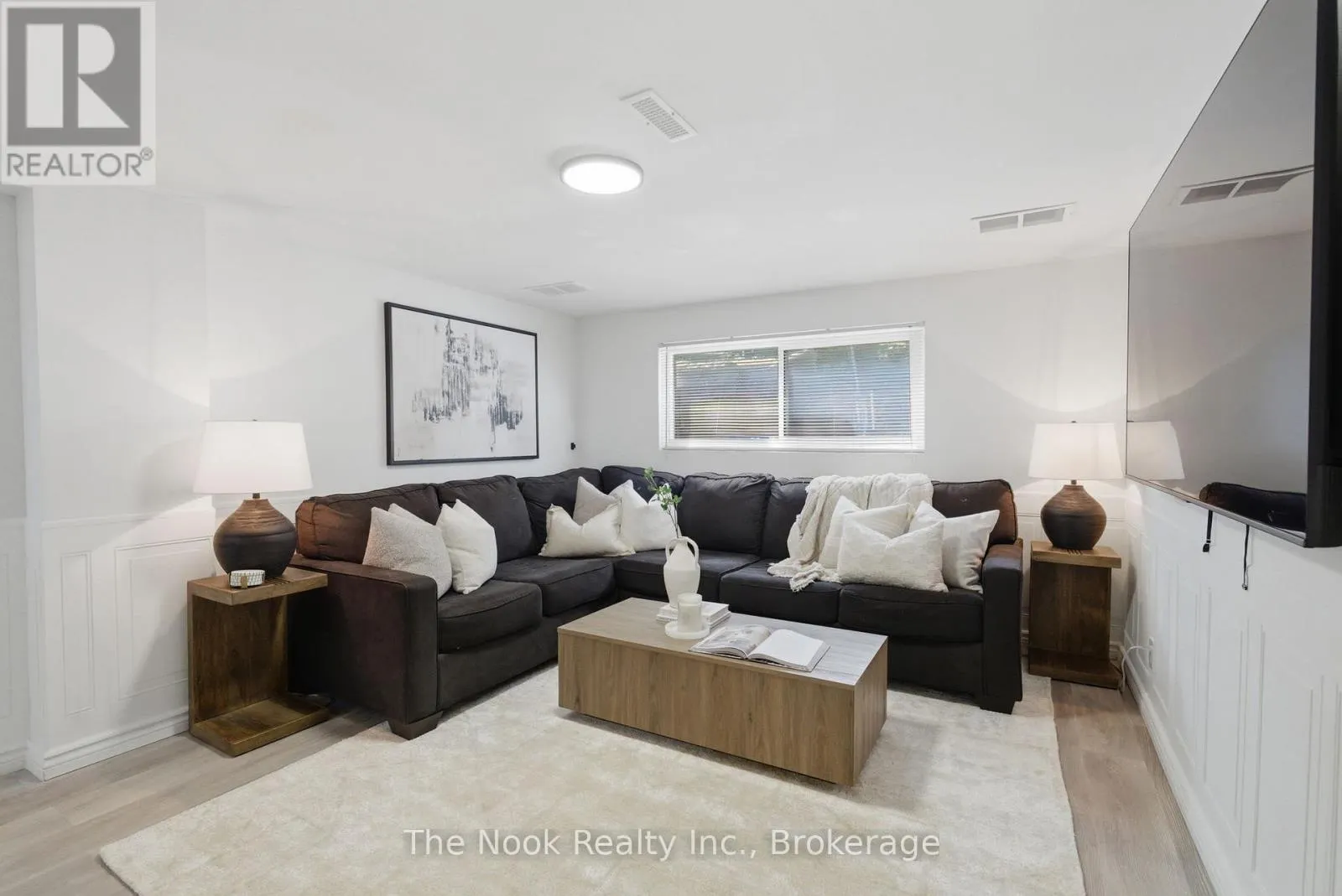 30 DEERPARK CRESCENT