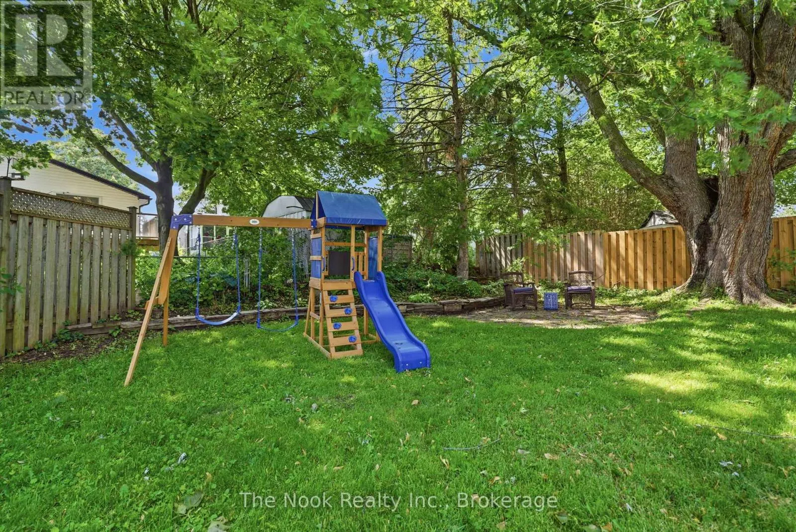 30 DEERPARK CRESCENT