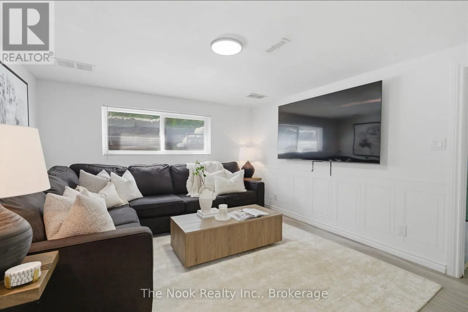 30 DEERPARK CRESCENT