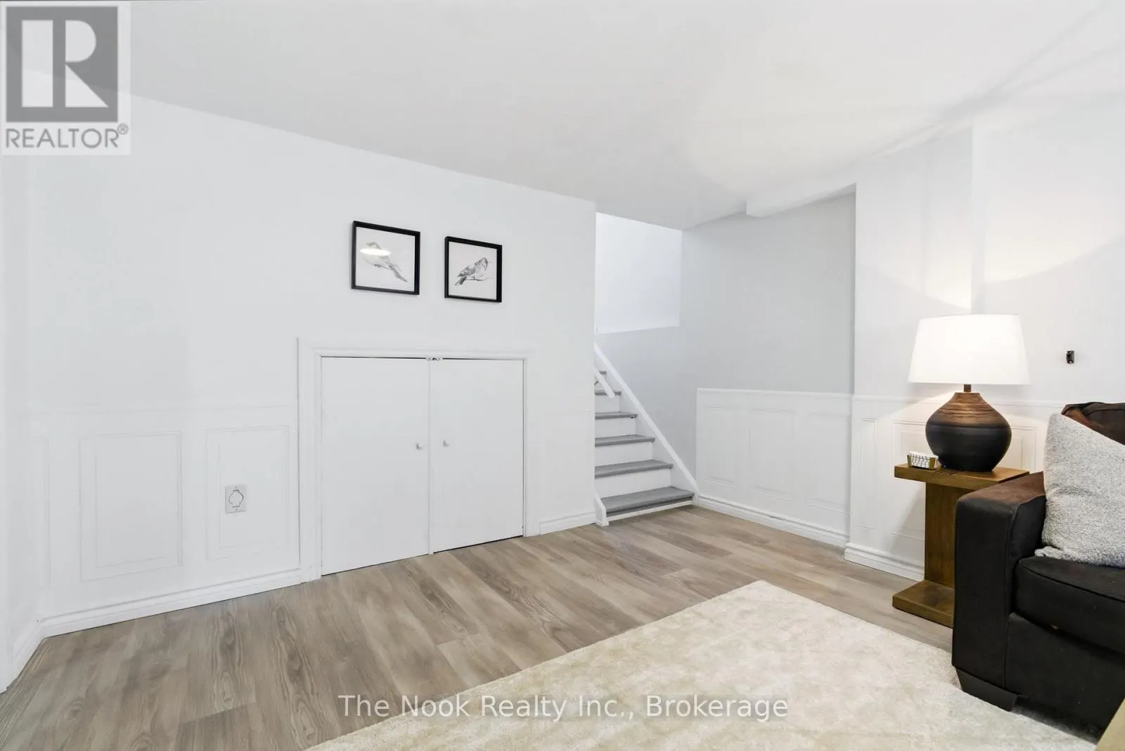 30 DEERPARK CRESCENT
