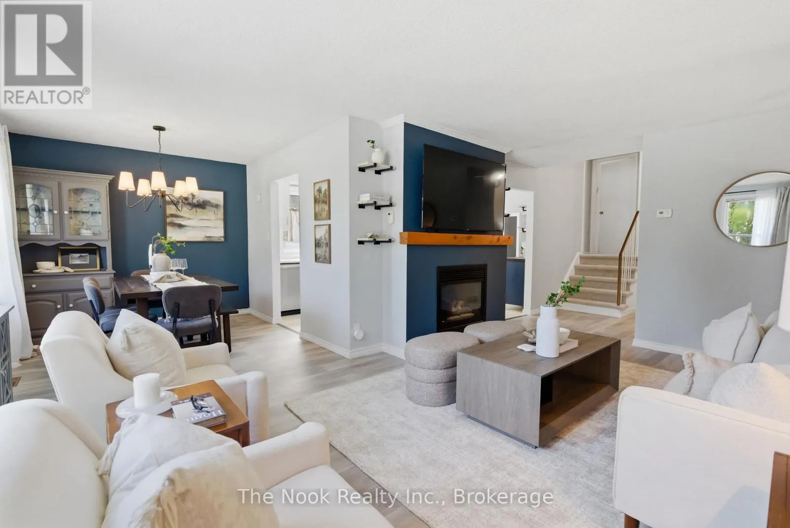 30 DEERPARK CRESCENT