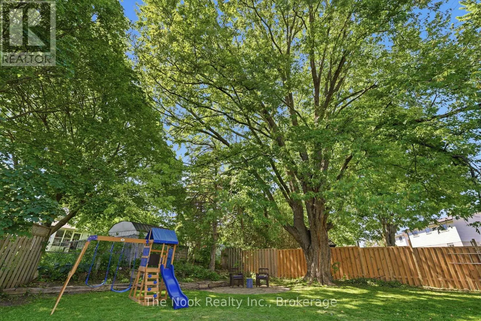 30 DEERPARK CRESCENT