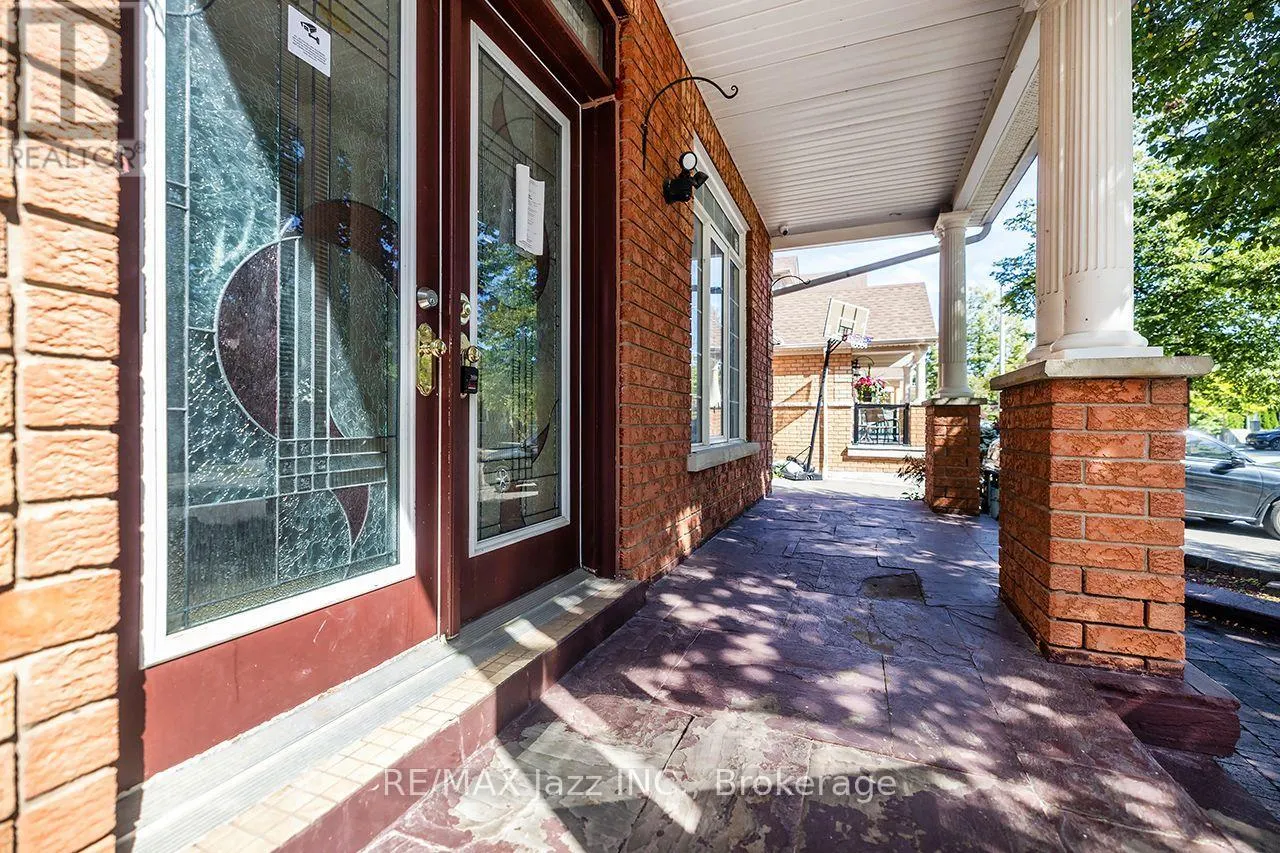 32 DENT STREET